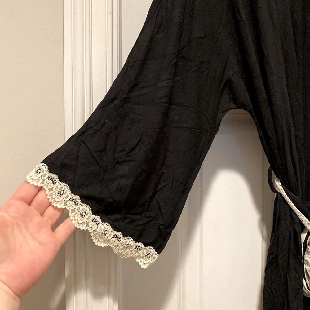 NWT Honeydew Intimates Lace Trim Lingerie Robe in Black